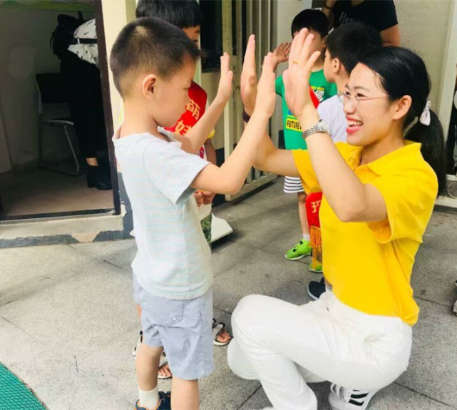 伟大的巴克·霍华德 视频主图