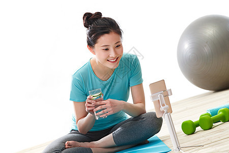 向阳处的她 视频缩略图