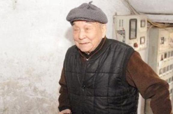 值得怀念的青春 视频缩略图