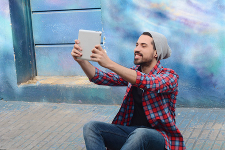 僵尸少爷 视频缩略图