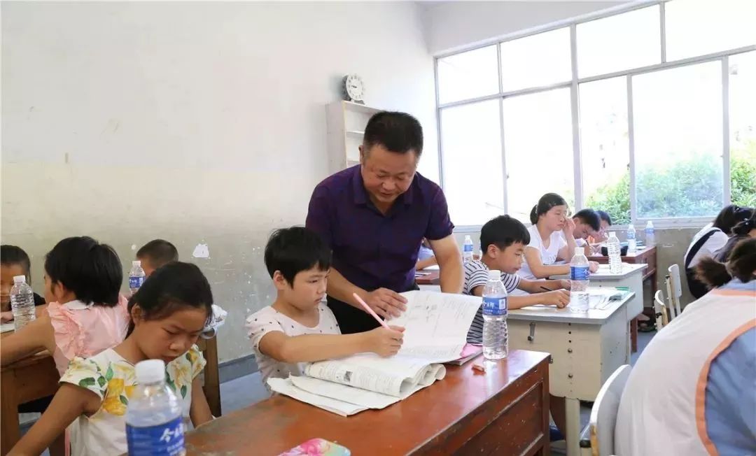 代孕帝国 视频海报