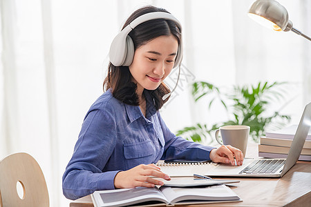 依然爱情服务生