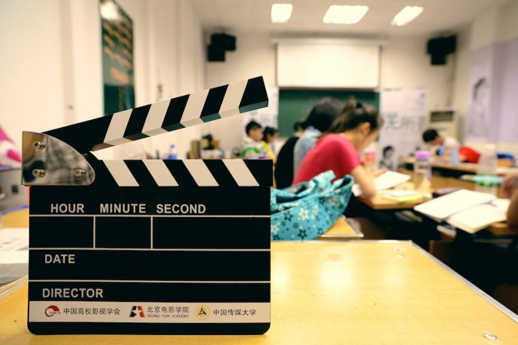 冰雪奇缘（粤语版） 视频海报