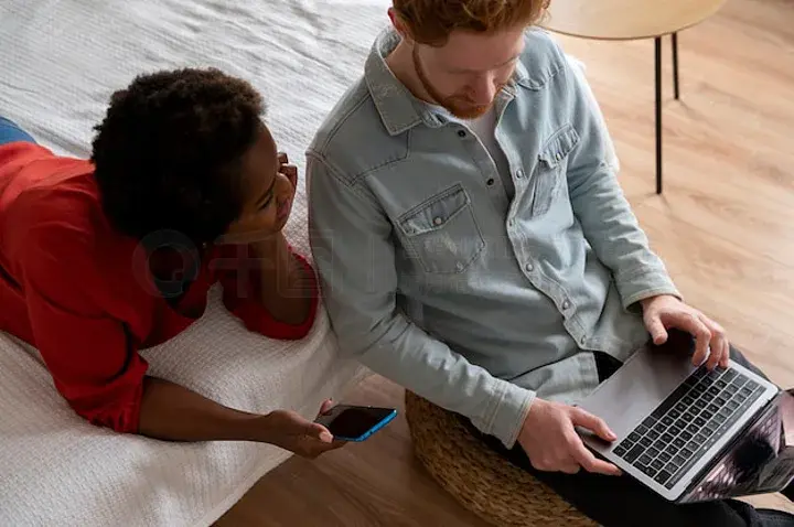 偷窥者 视频缩略图