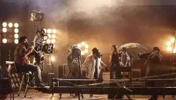 僵局 视频缩略图