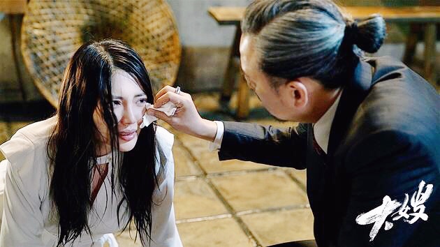 在／其中 视频海报