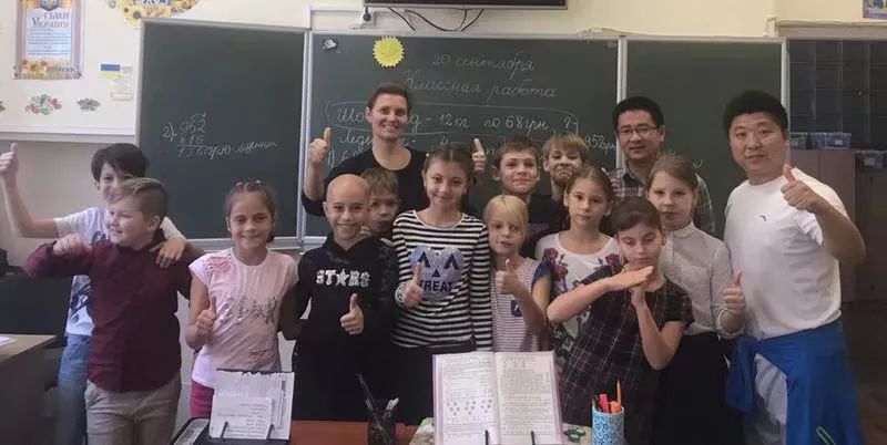 侏罗纪入侵 视频缩略图