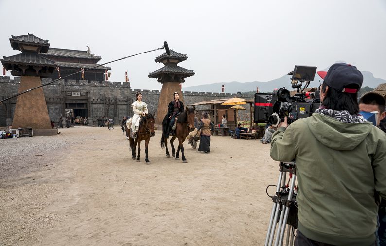 各怀鬼胎 视频缩略图