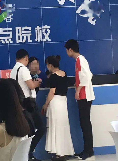 伯顿先生 视频主图