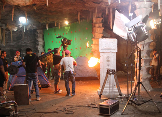 作家的洞穴 视频缩略图