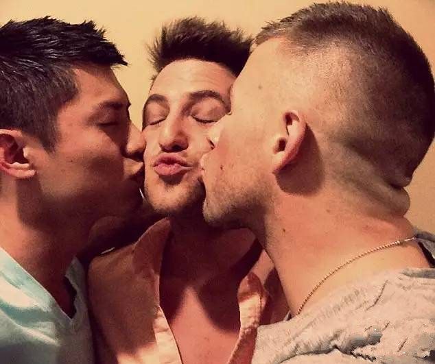 你是我的一束光 视频海报