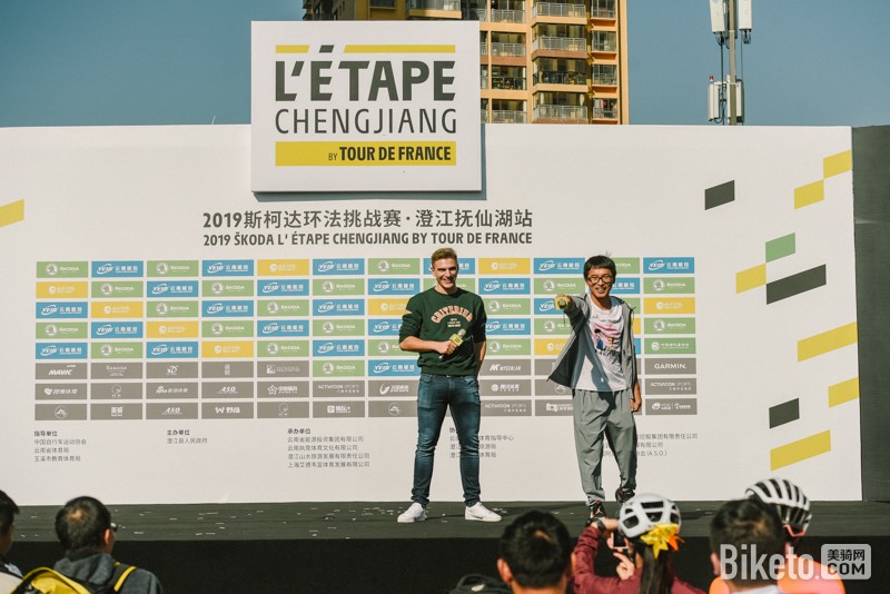 代课教师 视频缩略图