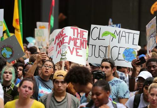 地球淹没之惊涛大历险（原声版）上 视频缩略图