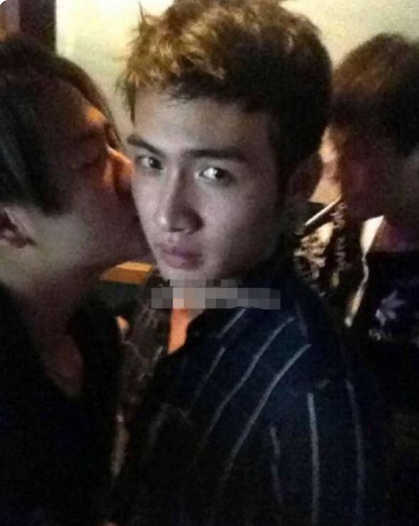 佩剑将军 视频缩略图