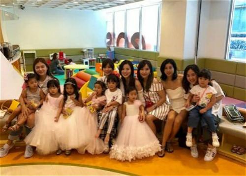 在／其中 视频缩略图