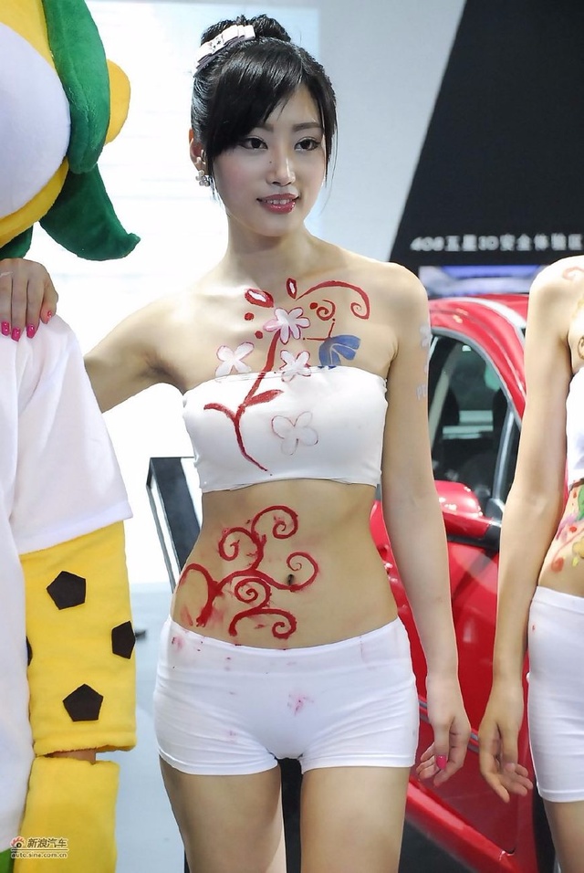 人吓鬼 视频主图